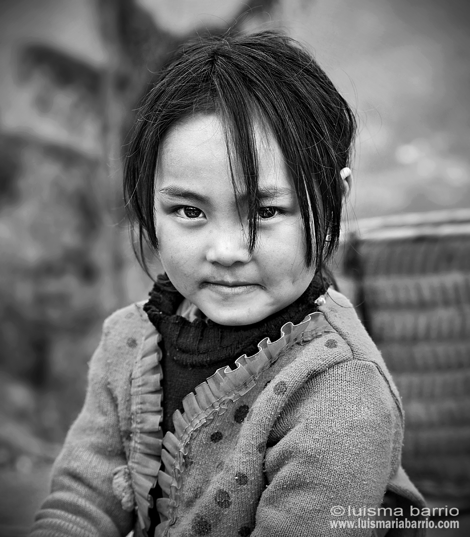 portrait girl sap mountains vietnam